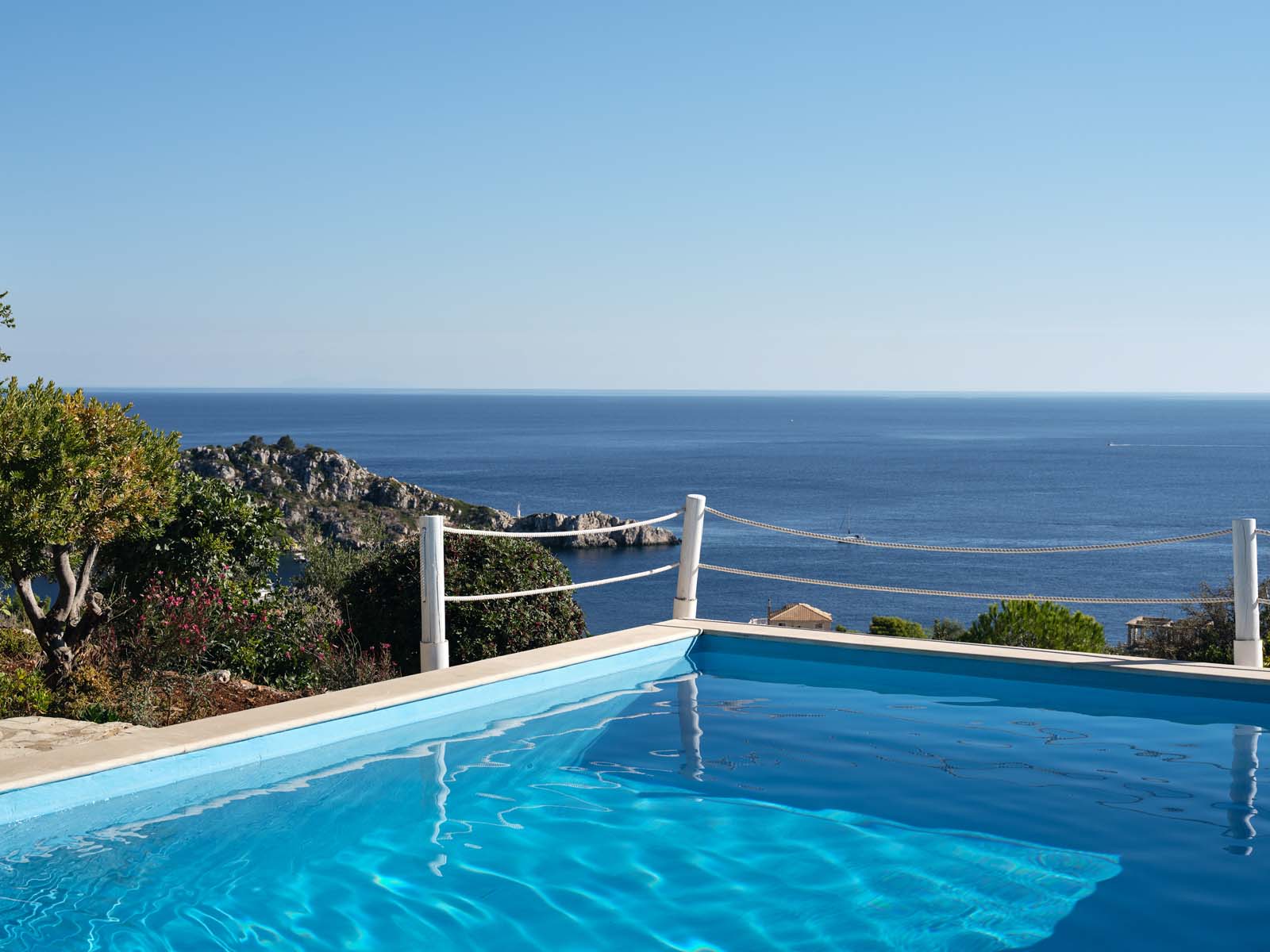 Contessa | Traditional Greek Villas With Private Pool - The Peligoni Club